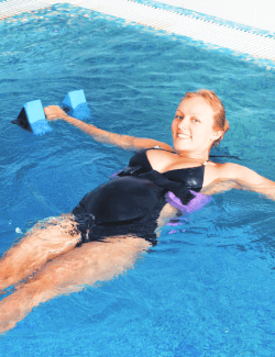 Clases de natación para mujeres embarazadas