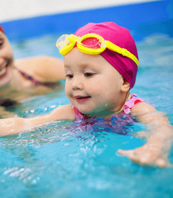 Clases de natación para bebés en Exhibimex